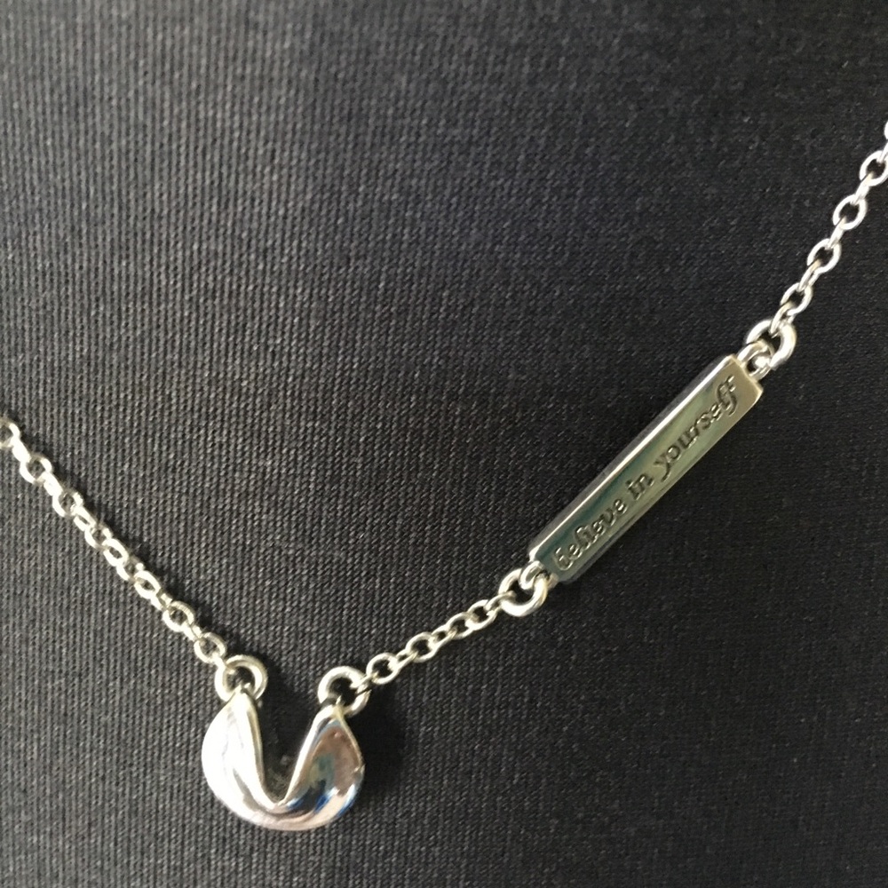 Lia Sophia Achieve pendant “Believe in Yourself”